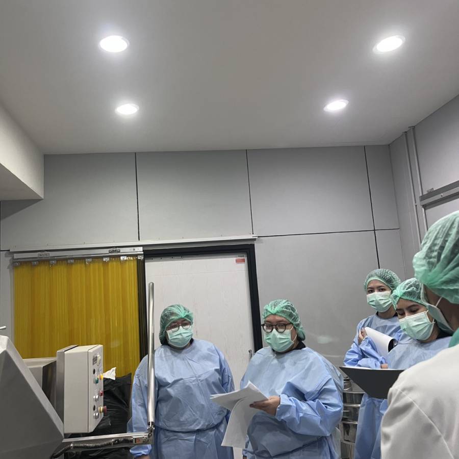 กองควบคุมอาหารและยาสัตว์ เข้าตรวจประเมินระบบ GHPs และ HACCP โรงงานผลิตอาหารสัตว์ ประเภทวัตถุที่ผสมแล้ว ชนิดสารผสมล่วงหน้า (พรีมิกซ์) ประเภทผลิตภัณฑ์นมสำหรับสัตว์ ประเภทอาหารเสริมสำหรับสัตว์ และอาหารสัตว์เลี้ยง ในพื้นที่จังหวัดสมุทรสาคร