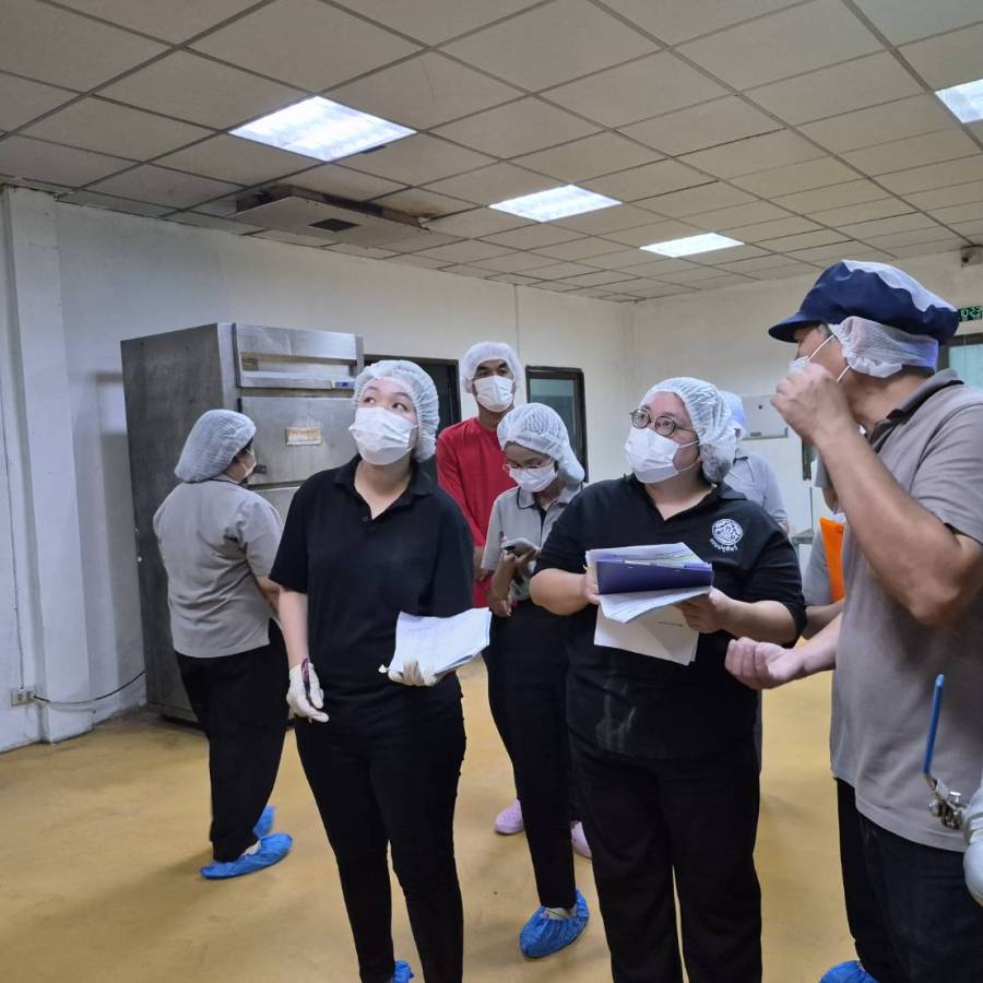กองควบคุมอาหารและยาสัตว์ เข้าตรวจประเมินระบบ GHPs และ HACCP โรงงานผลิตอาหารสัตว์  ประเภทวัตถุที่ผสมแล้ว ชนิดสารผสมล่วงหน้า (พรีมิกซ์) และประเภทอาหารเสริมสำหรับสัตว์ ในพื้นที่จังหวัดราชบุรี