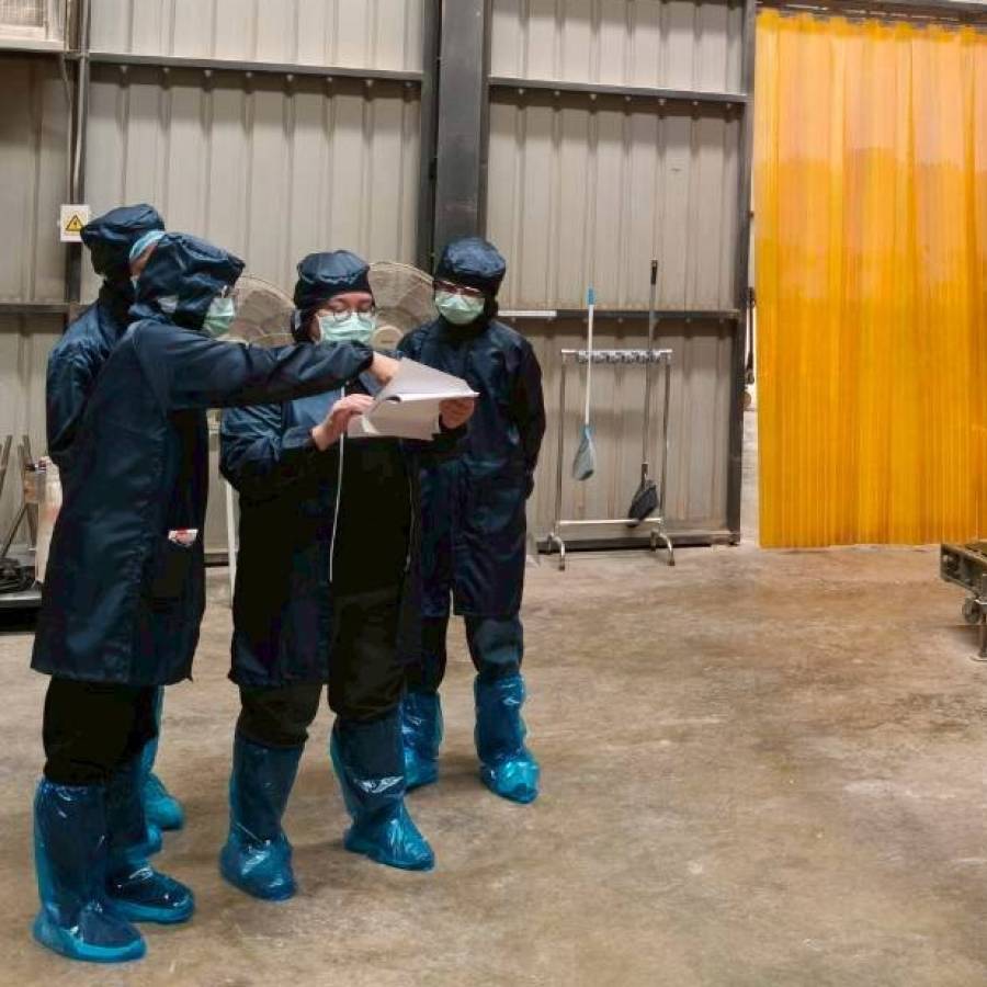 กองควบคุมอาหารและยาสัตว์ เข้าตรวจประเมินระบบ GHPs และ HACCP โรงงานผลิตอาหารสัตว์ ประเภทวัตถุที่ผสมแล้ว ชนิดสารผสมล่วงหน้า (พรีมิกซ์) และประเภทอาหารเสริมสำหรับสัตว์ ในพื้นที่จังหวัดนครปฐม