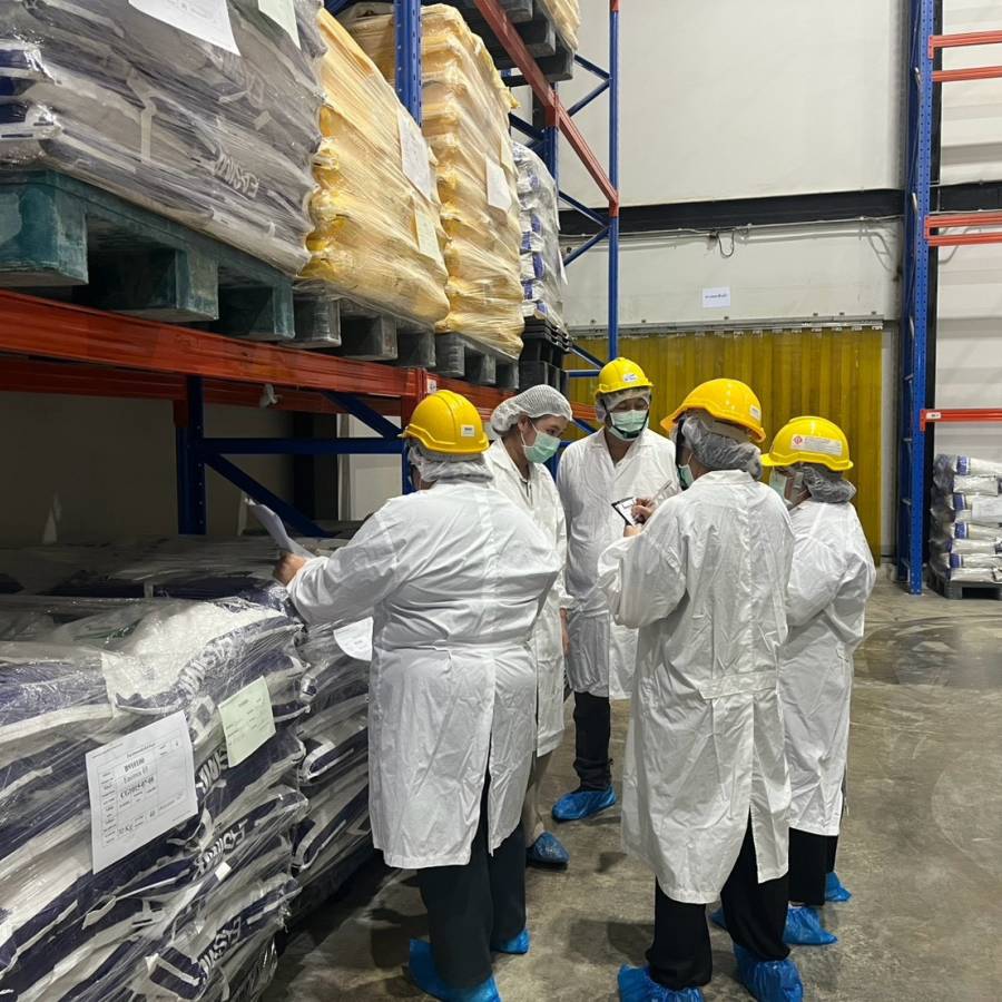 กองควบคุมอาหารและยาสัตว์ เข้าตรวจประเมินระบบ GHPs และ HACCP โรงงานผลิตอาหารสัตว์  ประเภทวัตถุที่ผสมแล้ว ชนิดสารผสมล่วงหน้า (พรีมิกซ์) และประเภทอาหารเสริมสำหรับสัตว์ ในพื้นที่จังหวัดสมุทรสาคร   